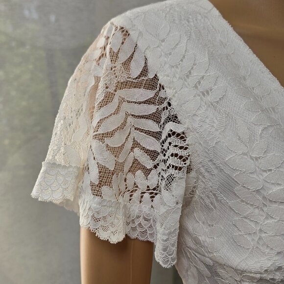 Lulus Your Hand in Mine White Lace Flutter Sleeve Maxi Dress. Size S - Picture 9 of 15